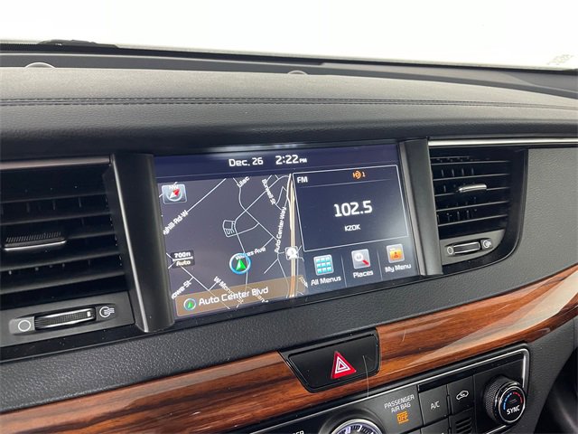 Certified 2017 Kia Cadenza Premium w/ Luxury Package image 7