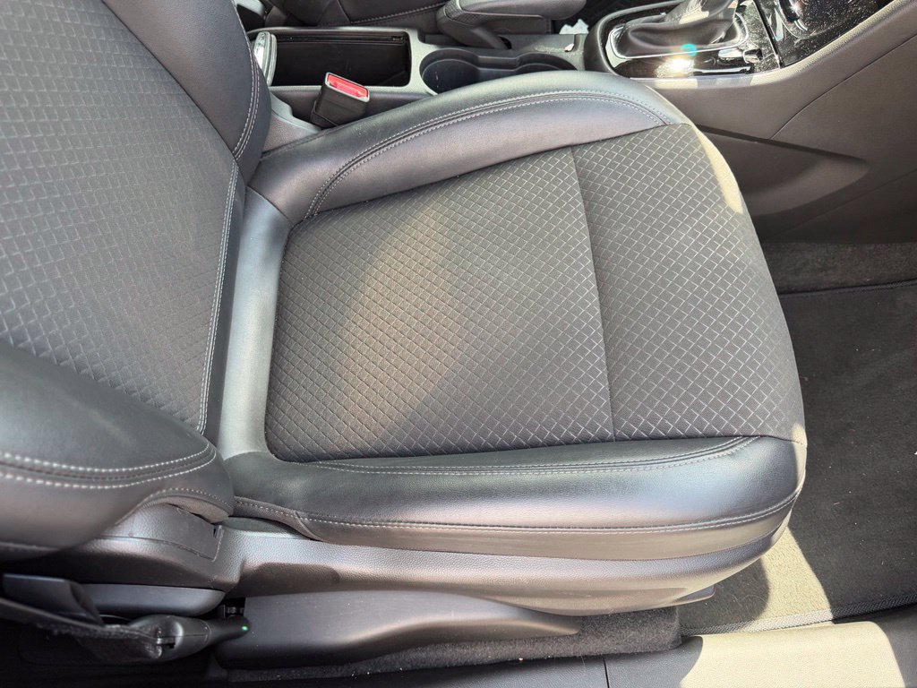 Used 2020 Buick Encore Preferred w/ Safety Package FWD image 17