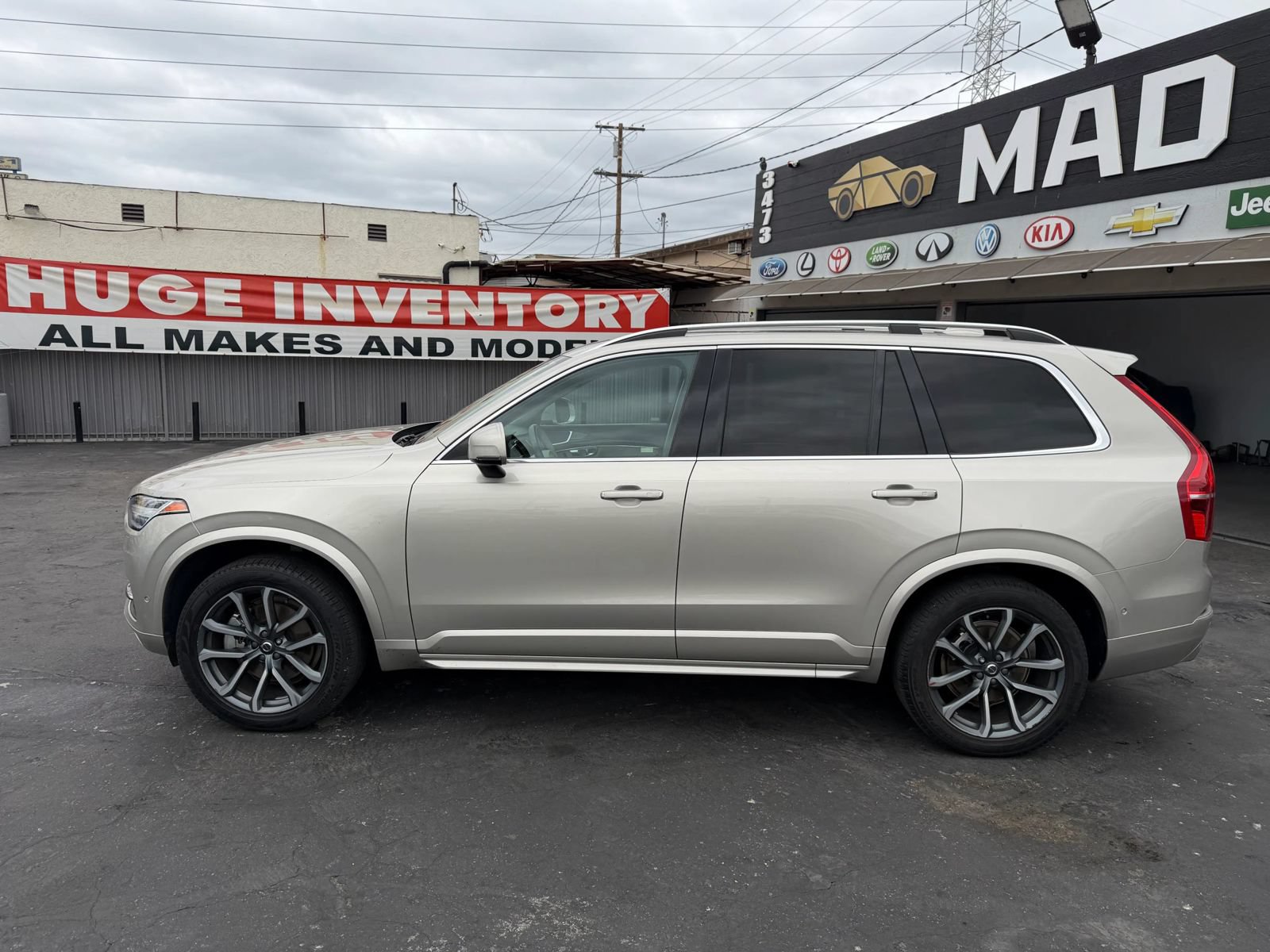 Used 2018 Volvo XC90 T6 Momentum w/ Convenience Package AWD/4WD image 5