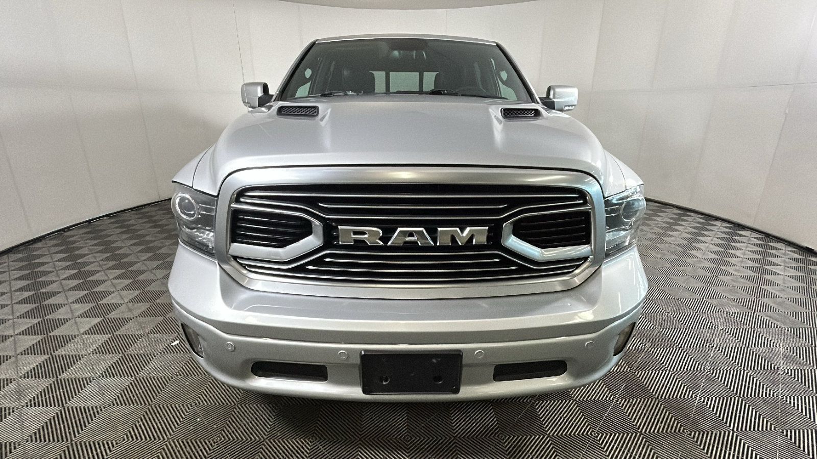 Used 2018 RAM 1500 Limited AWD/4WD image 9