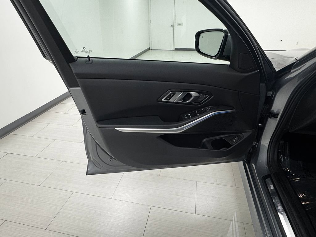 Used 2023 BMW 330i Sedan w/ Driving Assistance Package image 9