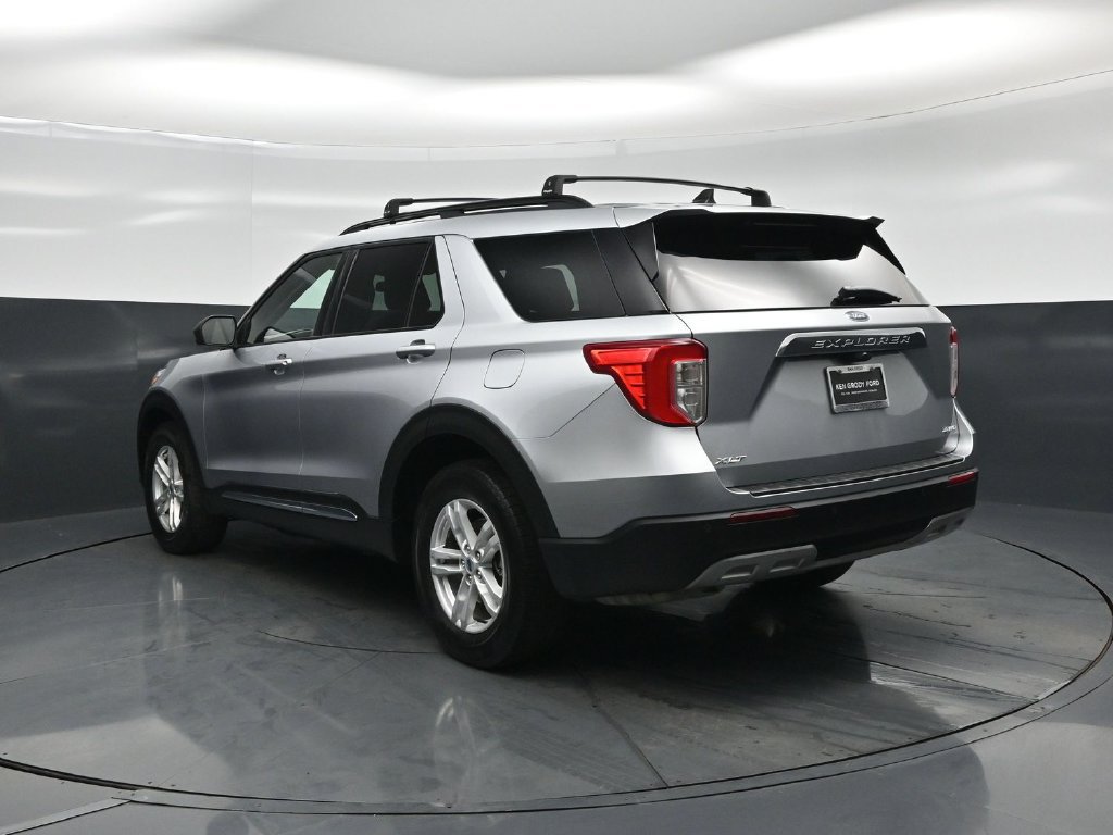 Certified 2022 Ford Explorer XLT w/ Equipment Group 202A AWD/4WD image 6