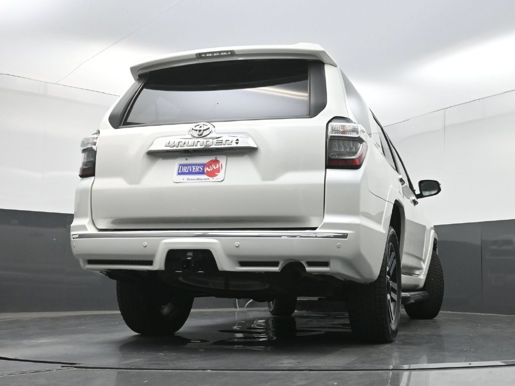 Used 2018 Toyota 4Runner Limited AWD/4WD image 30