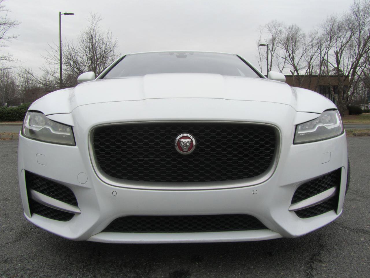 Used 2016 Jaguar XF R-Sport image 4