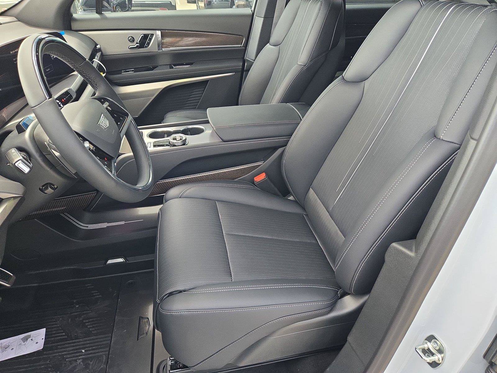 New 2027 Cadillac Vistiq Sport w/ LPO, Floor Liner Package AWD/4WD image 11