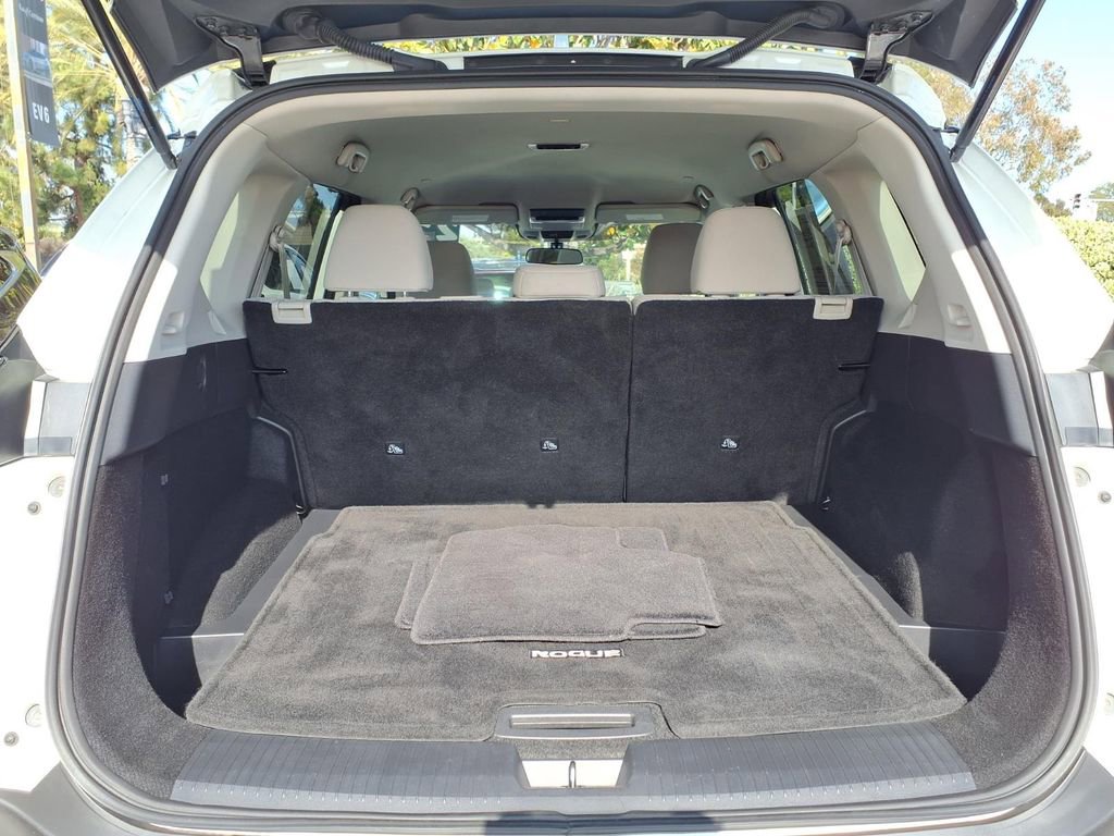 Used 2022 Nissan Rogue SV FWD image 24