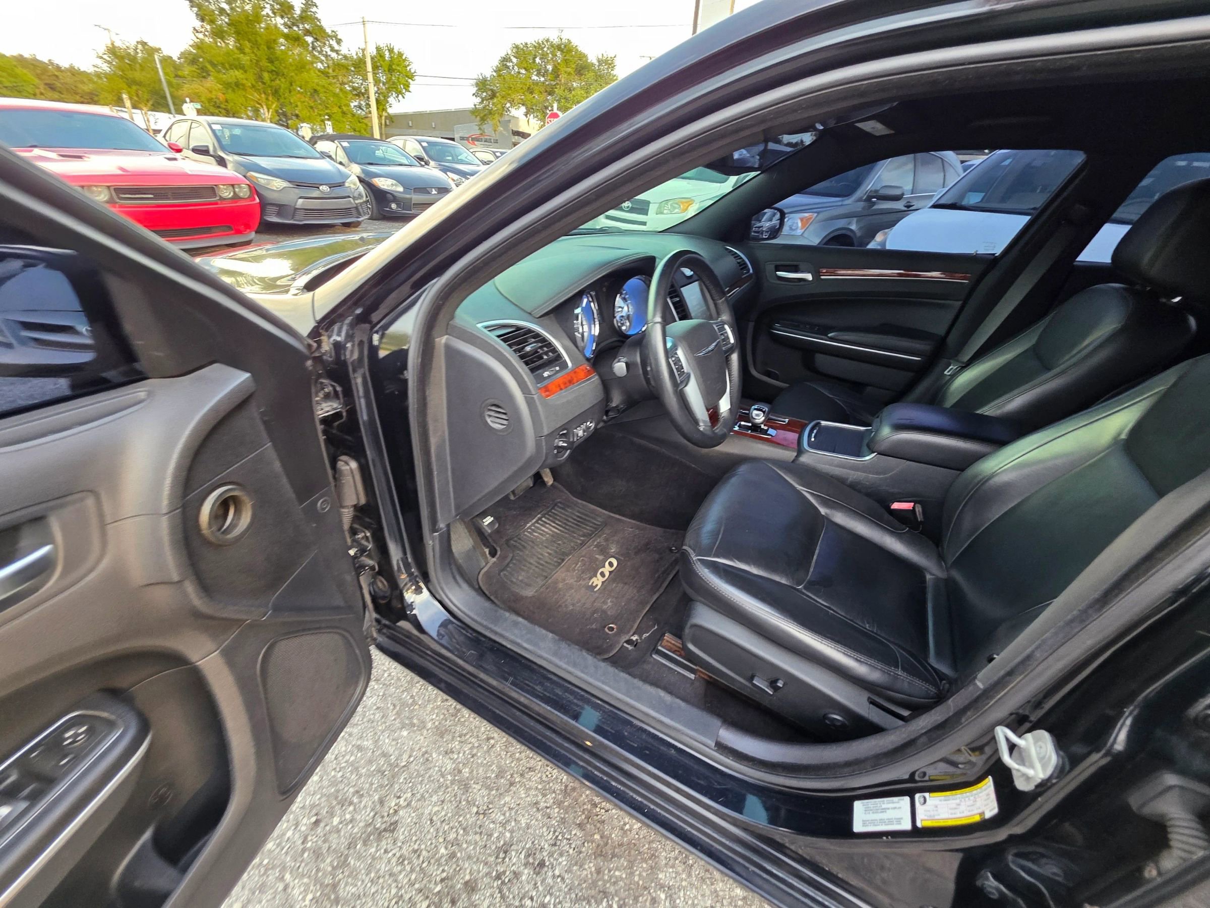 Used 2013 Chrysler 300 image 12