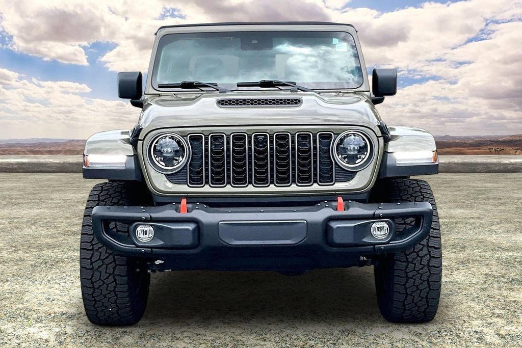 Used 2025 Jeep Gladiator Mojave AWD/4WD image 2