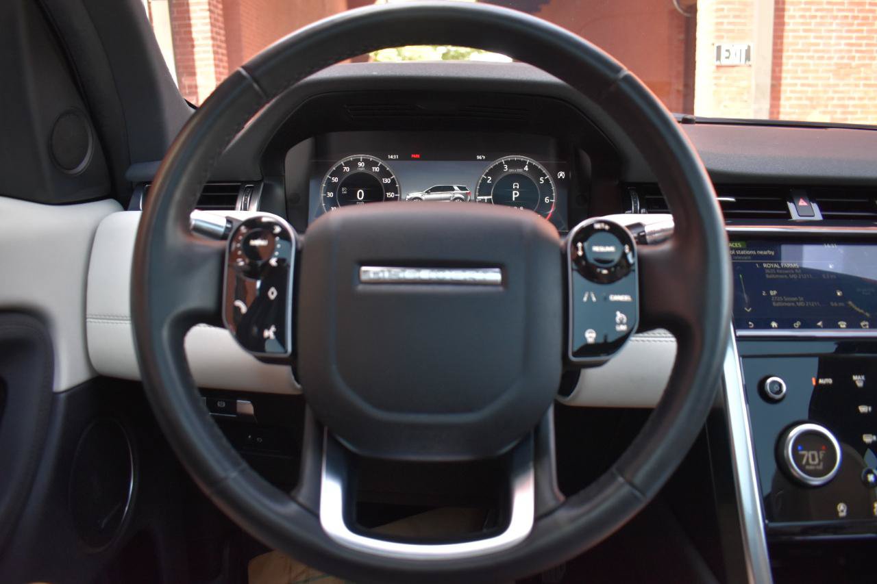 Used 2020 Land Rover Discovery Sport SE AWD/4WD image 22