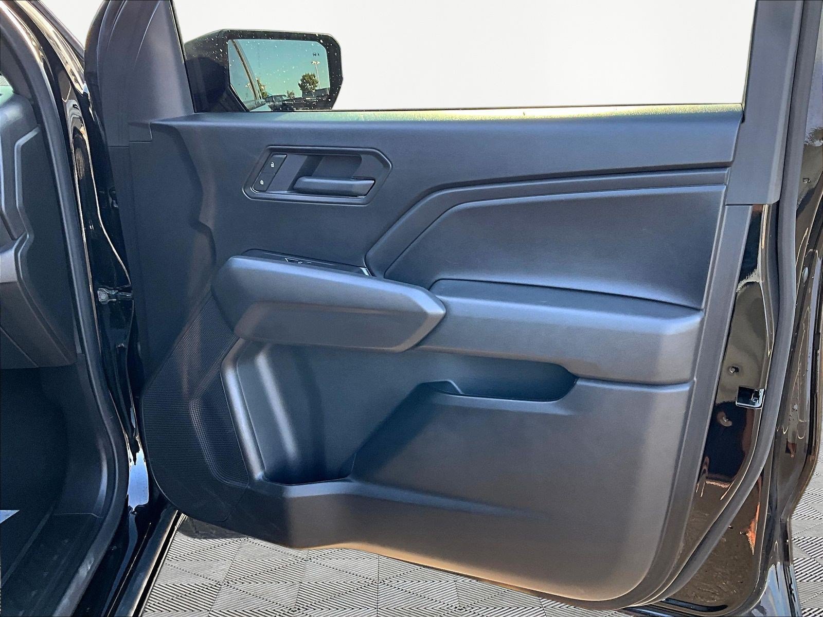 Used 2025 Chevrolet Colorado W/T AWD/4WD image 29