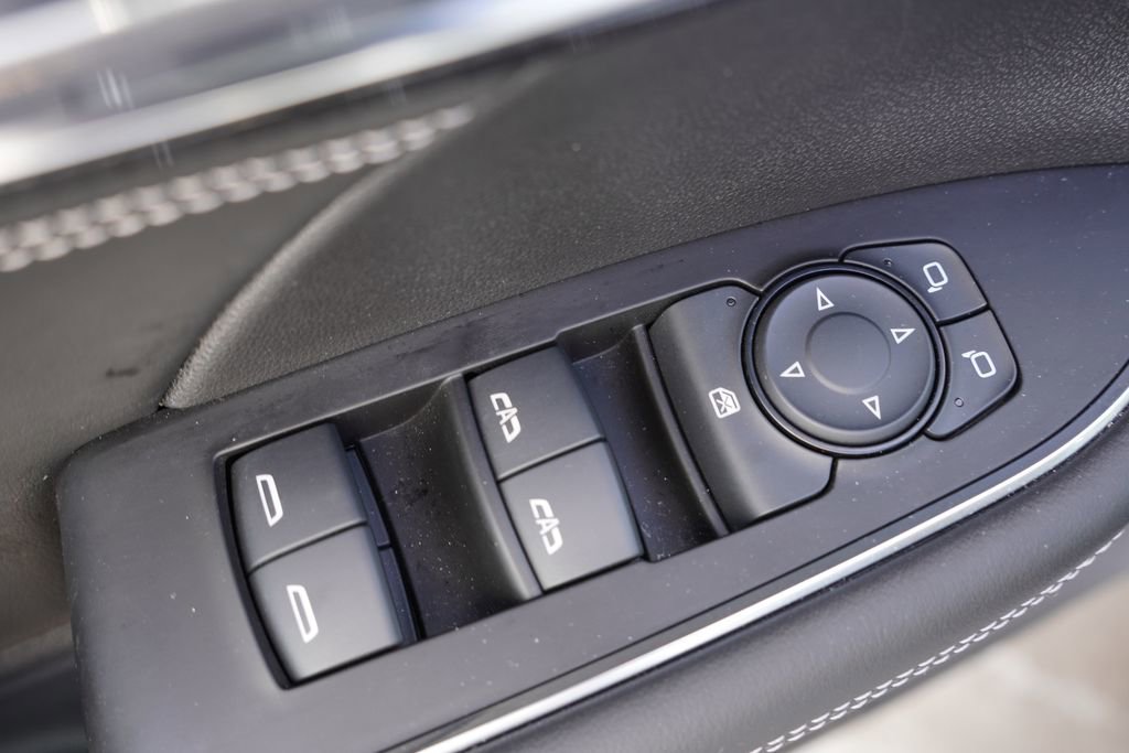 Certified 2023 Buick Envision Preferred w/ Sport Touring Package image 21