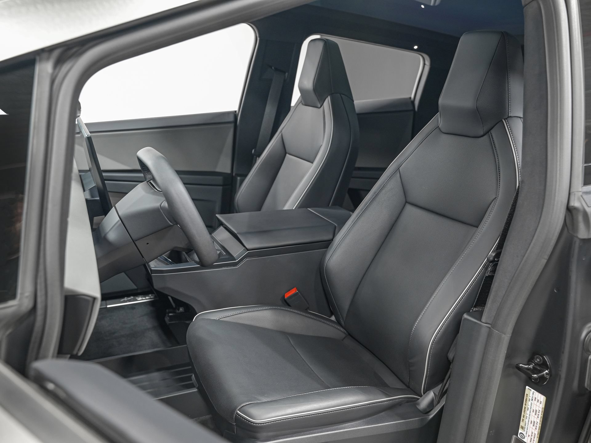 Used 2025 Tesla Cybertruck AWD Crew Cab image 15