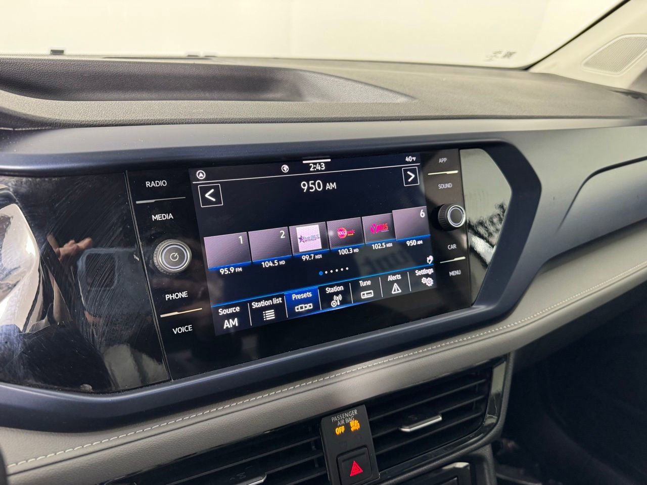 Used 2024 Volkswagen Taos SE image 15