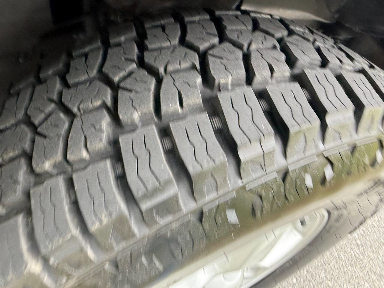 Used 2004 Toyota Land Cruiser image 35