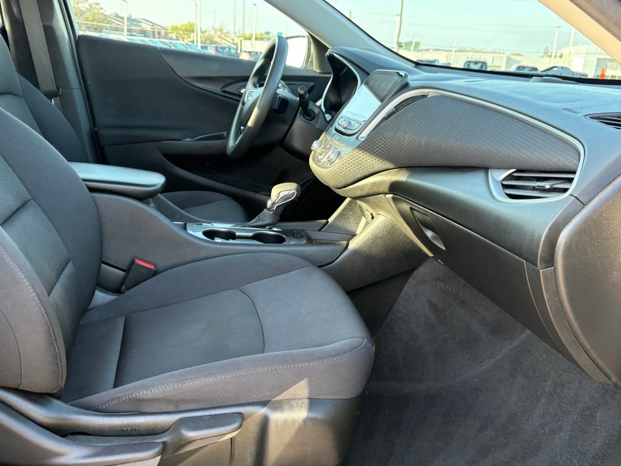 Used 2025 Chevrolet Malibu LS image 33