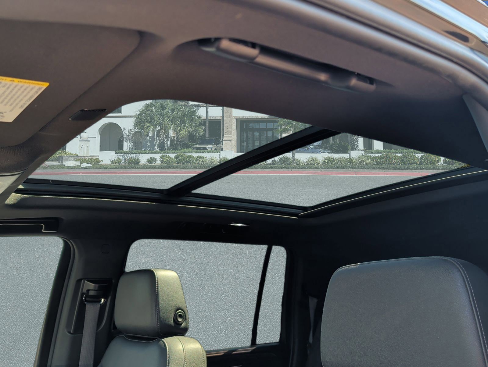 Used 2023 Chevrolet Suburban Z71 w/ Luxury Package image 20