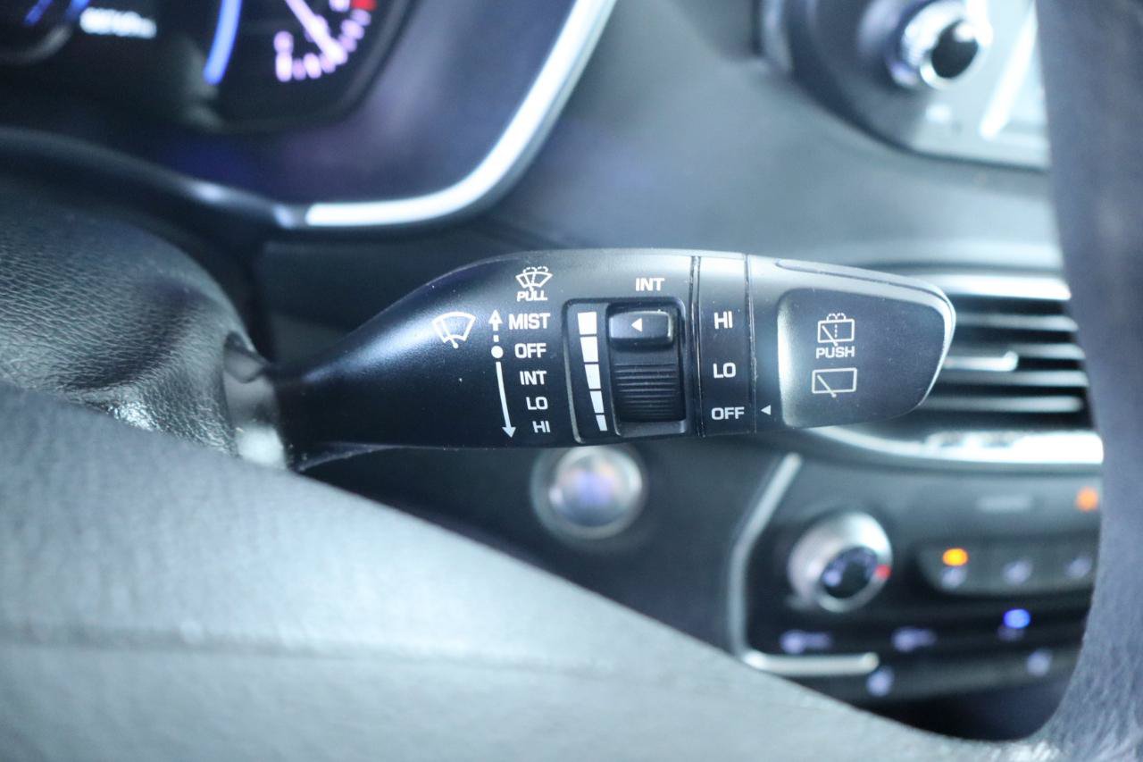 Used 2020 Hyundai Santa Fe SEL FWD image 24