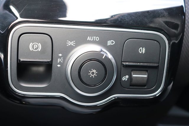 Used 2025 Mercedes-Benz CLA 250 image 27
