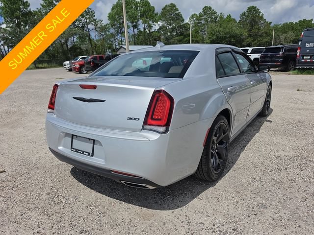Certified 2021 Chrysler 300 Touring w/ Sport Appearance Package RWD image 4