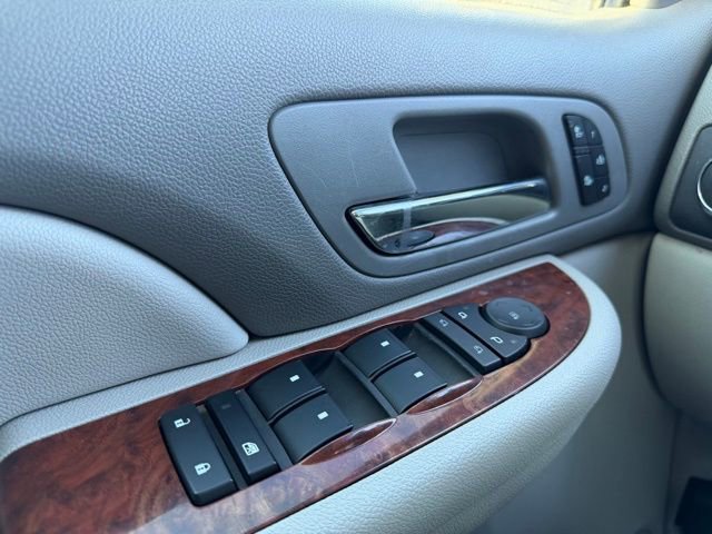 Used 2008 Chevrolet Suburban LTZ w/ LTZ Preferred Equipment Group image 18