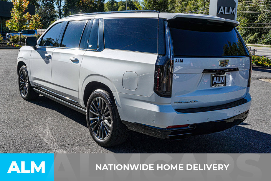 Used 2025 Cadillac Escalade ESV Sport Platinum AWD/4WD image 4