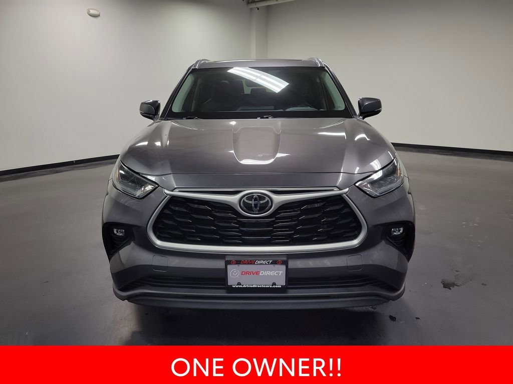 Used 2021 Toyota Highlander XLE image 3