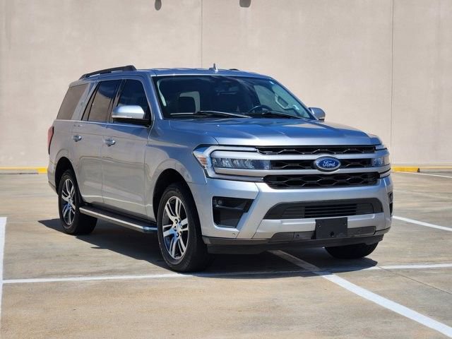 Used 2023 Ford Expedition XLT RWD image 3