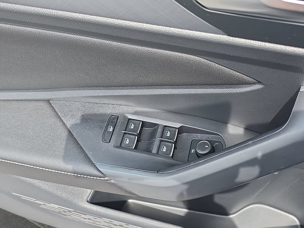 Used 2024 Volkswagen Jetta SE FWD image 26
