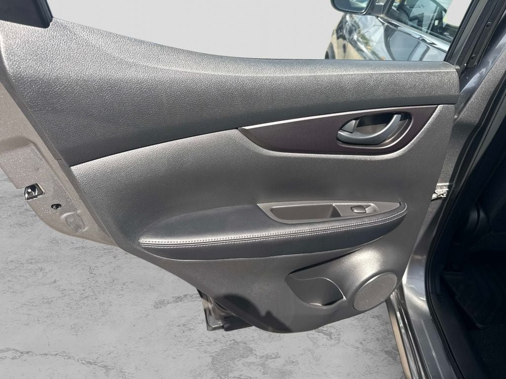 Used 2021 Nissan Rogue Sport S AWD/4WD image 16