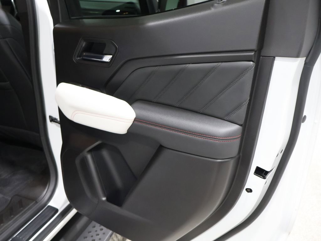 Used 2025 GMC Canyon AT4 w/ AT4X Package image 24