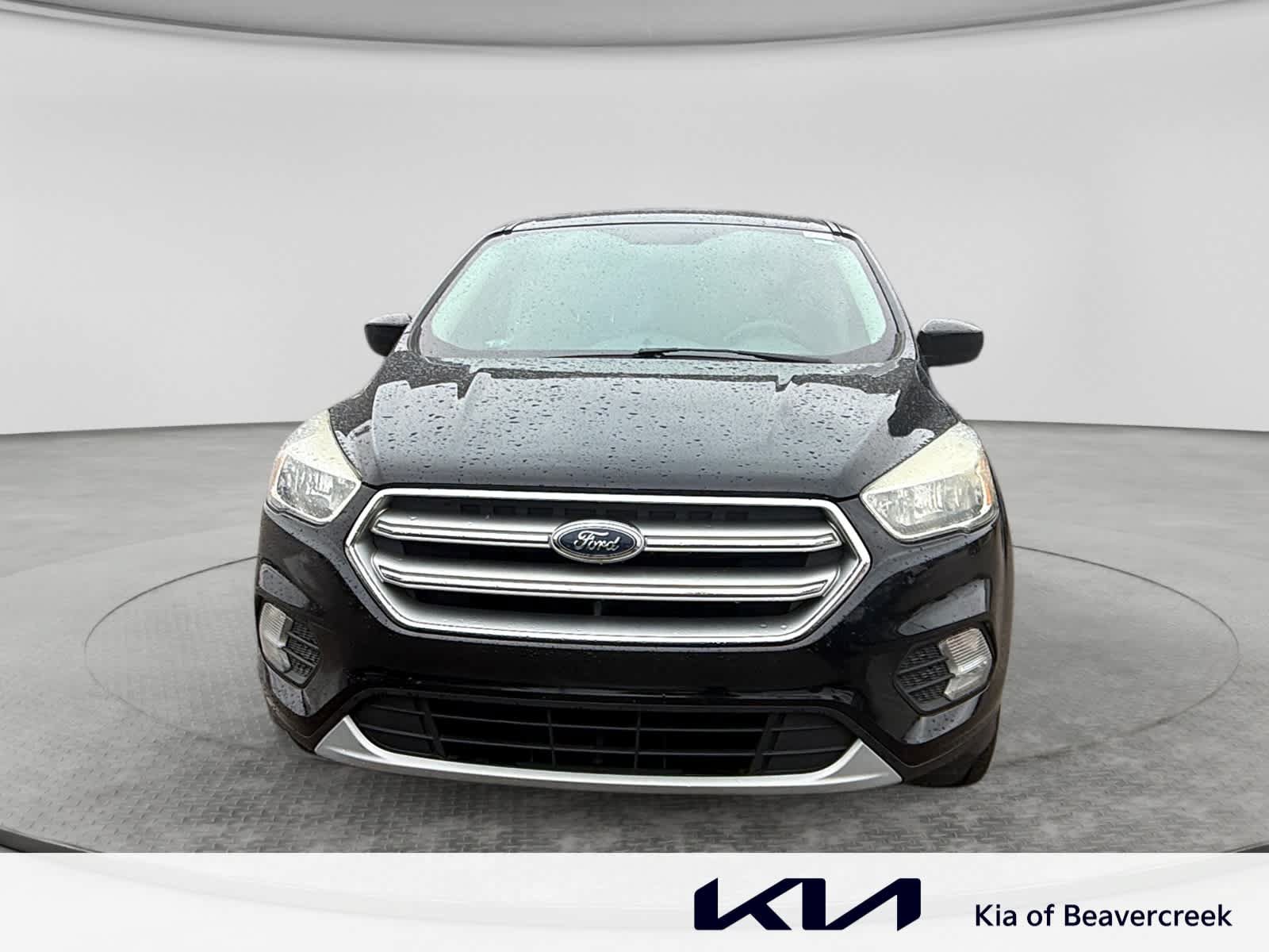 Used 2017 Ford Escape SE FWD image 2