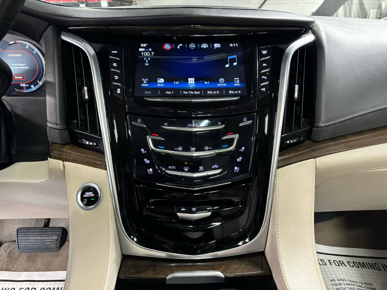 Used 2020 Cadillac Escalade Premium Luxury image 30