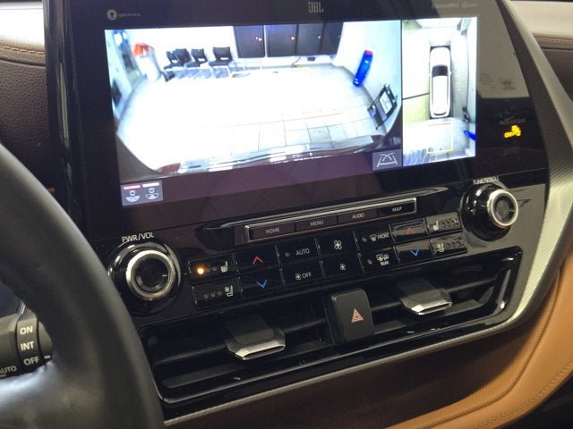Used 2020 Toyota Highlander Platinum image 26