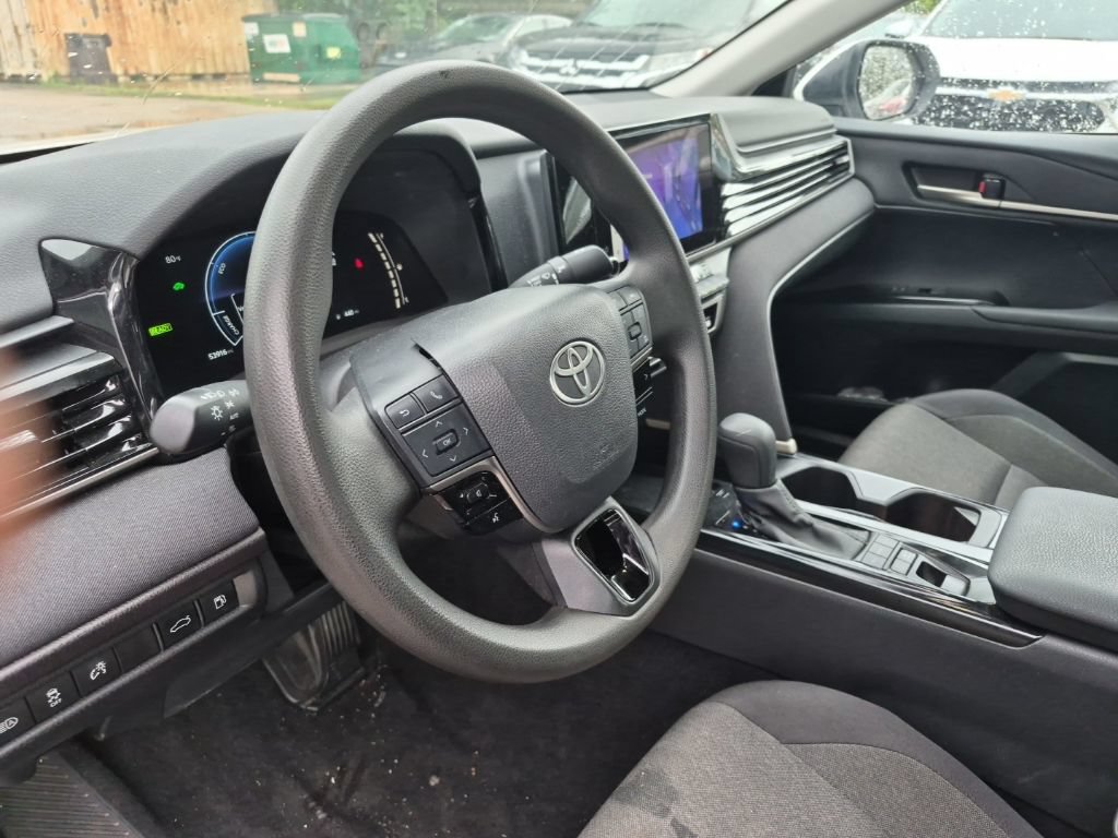 Used 2025 Toyota Camry LE FWD image 7