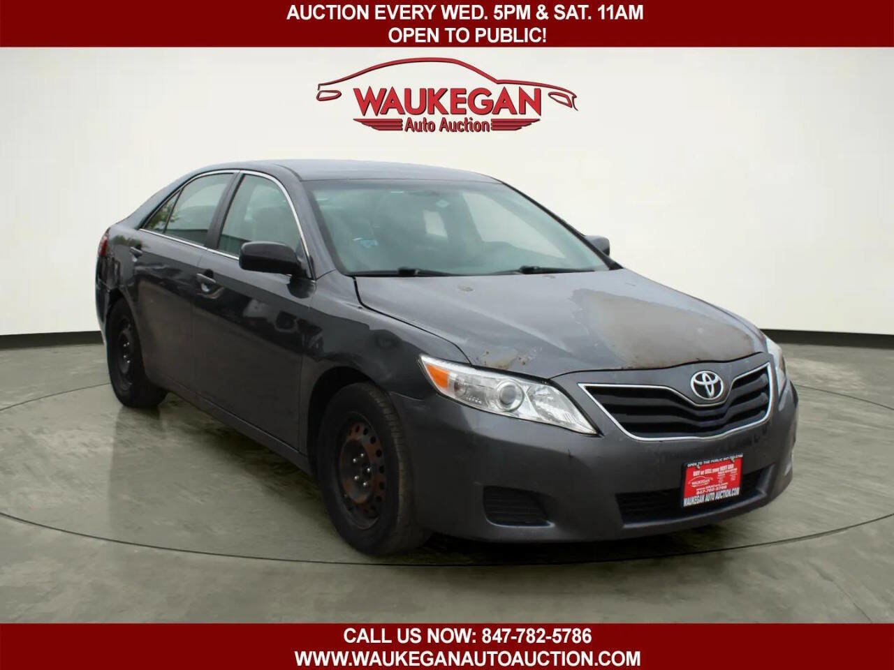 Used 2010 Toyota Camry LE FWD image 3