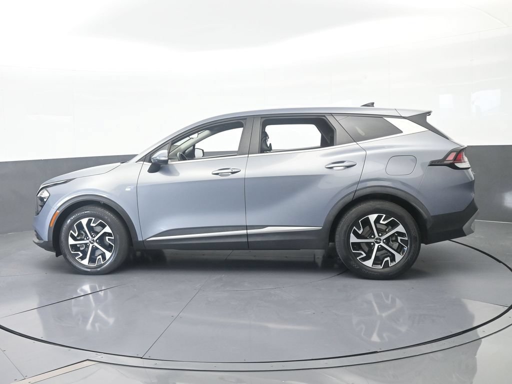 Used 2023 Kia Sportage EX FWD image 3