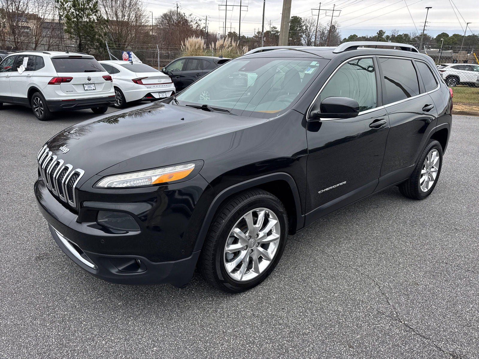 Used 2016 Jeep Cherokee Limited w/ Technology Group image 3