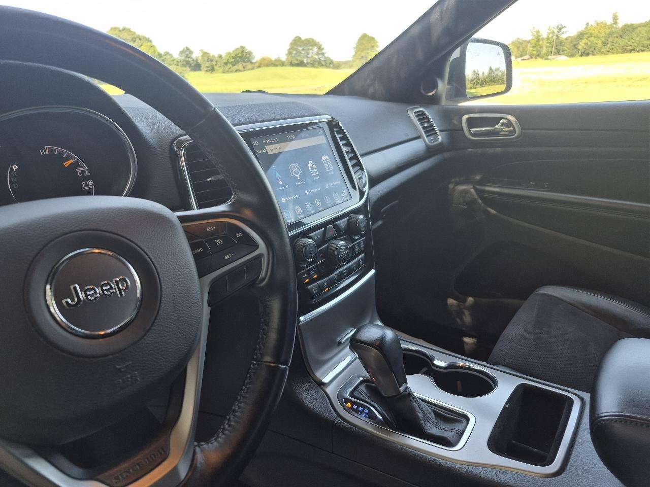 Used 2022 Jeep Grand Cherokee Laredo RWD image 22