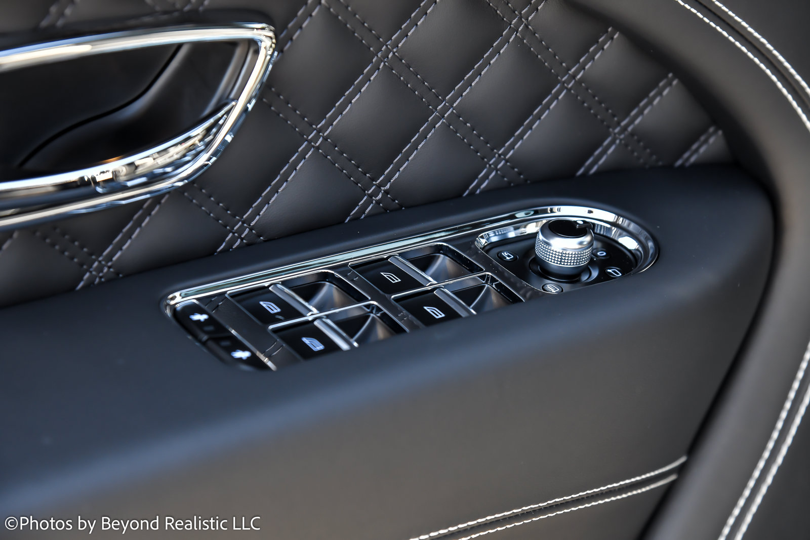 Certified 2023 Bentley Bentayga Plug-In Hybrid AWD/4WD image 21
