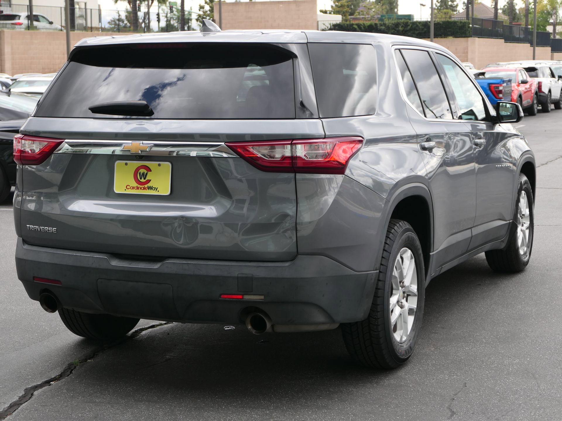 Used 2021 Chevrolet Traverse LS FWD image 3