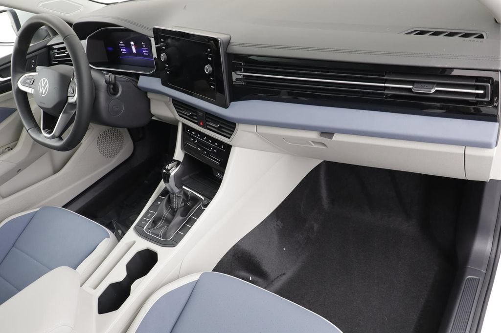 New 2026 Volkswagen Jetta SE FWD image 21