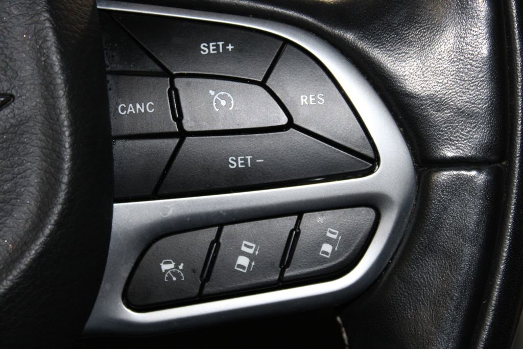 Used 2022 Chrysler Pacifica Limited image 43