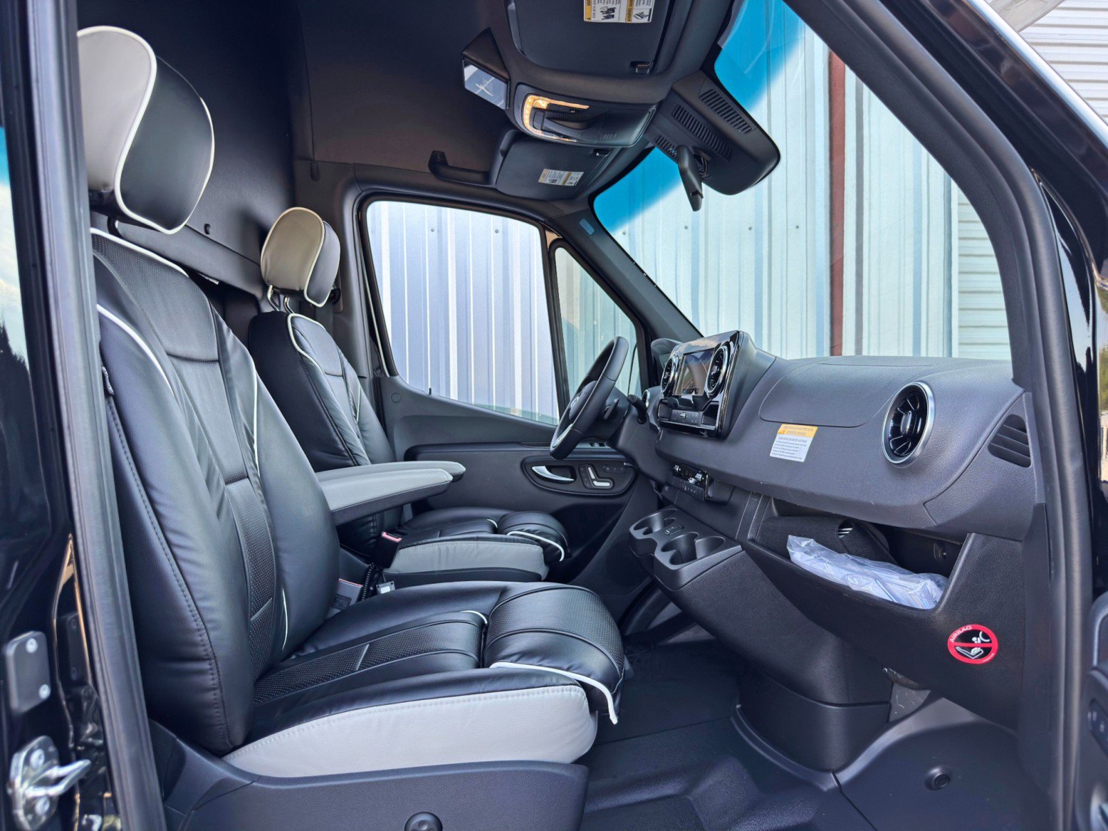 Used 2023 Mercedes-Benz Sprinter 3500 image 15