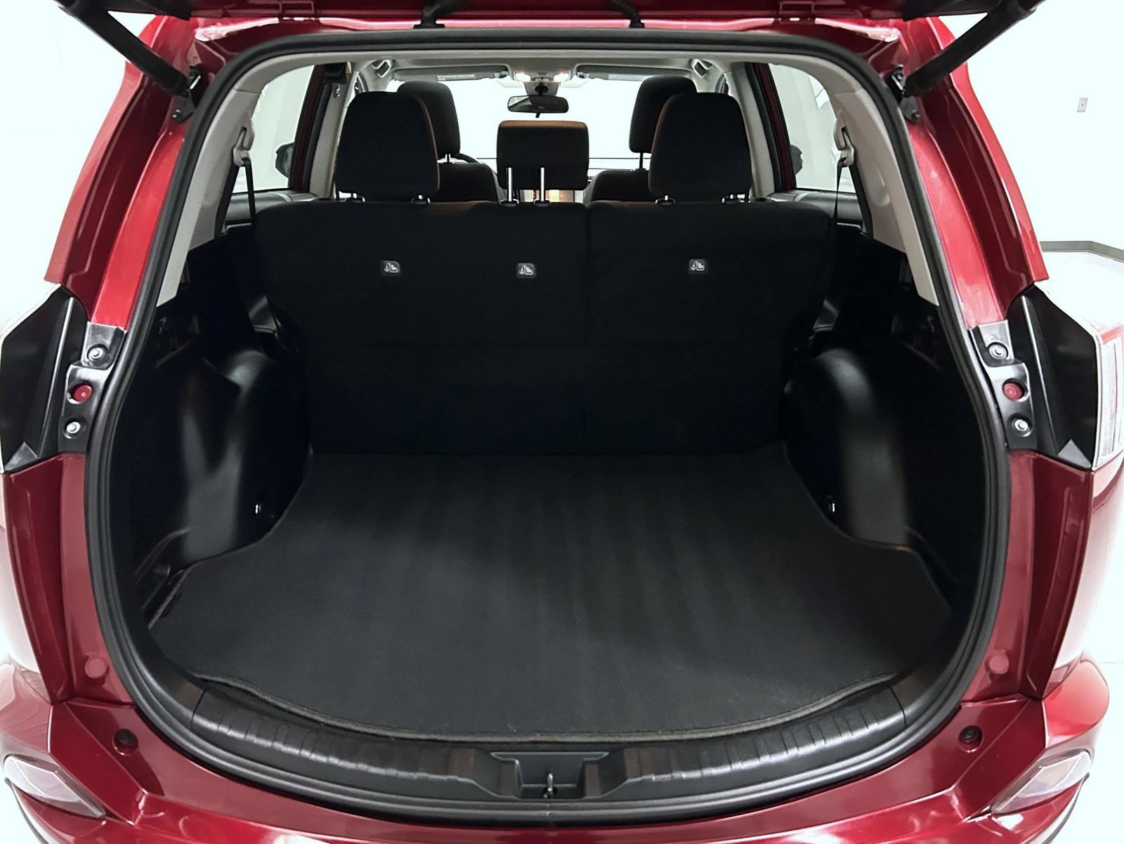 Used 2018 Toyota RAV4 XLE FWD image 21