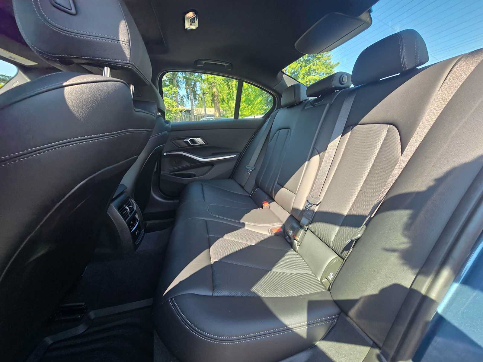 Used 2026 BMW 330i xDrive Sedan w/ Convenience Package AWD/4WD image 16