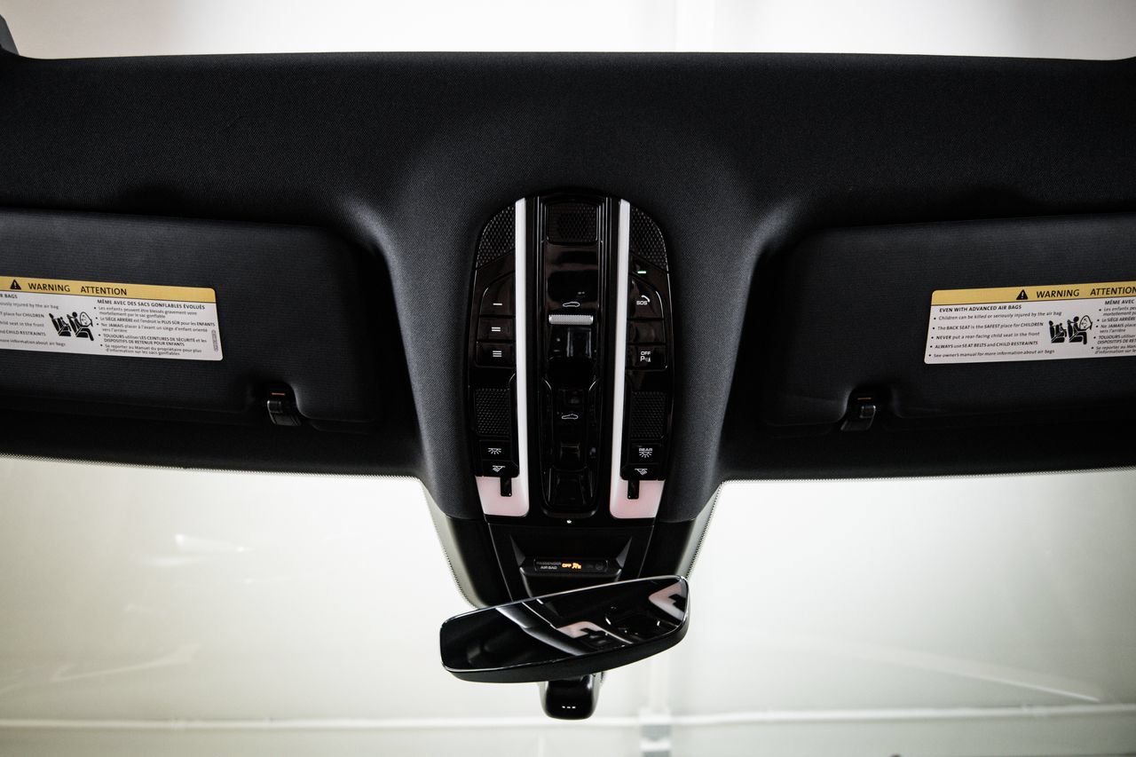 Certified 2023 Porsche Cayenne Platinum Edition AWD/4WD image 20