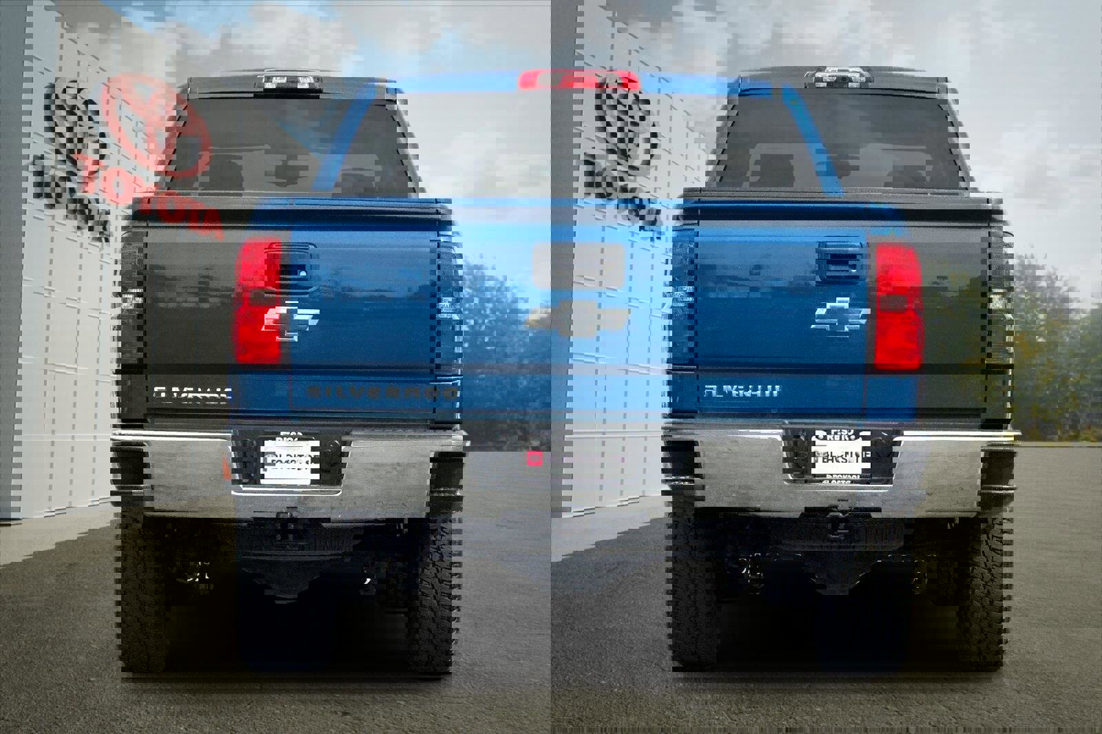 Used 2018 Chevrolet Silverado 1500 LT w/ All Star Edition image 4