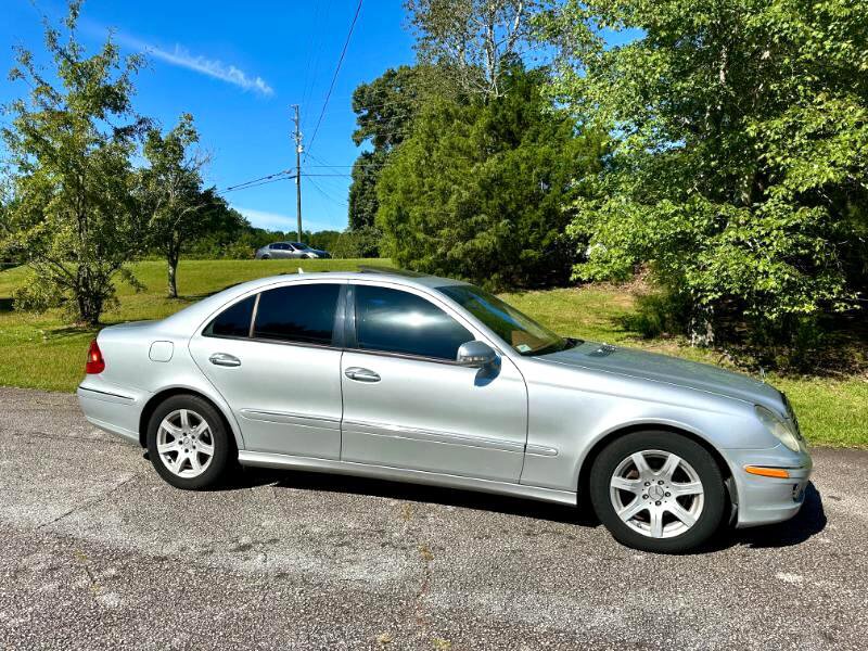 Used 2009 Mercedes-Benz E 320 BlueTEC Sedan image 2
