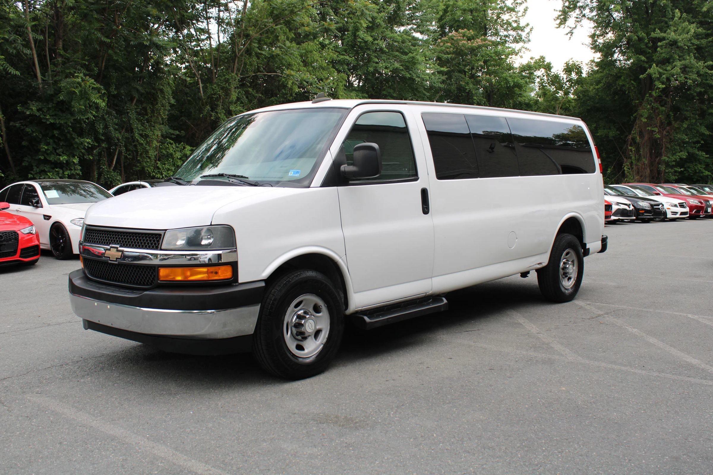 Used 2019 Chevrolet Express 3500 LT w/ LT Preferred Equipment Group RWD image 3
