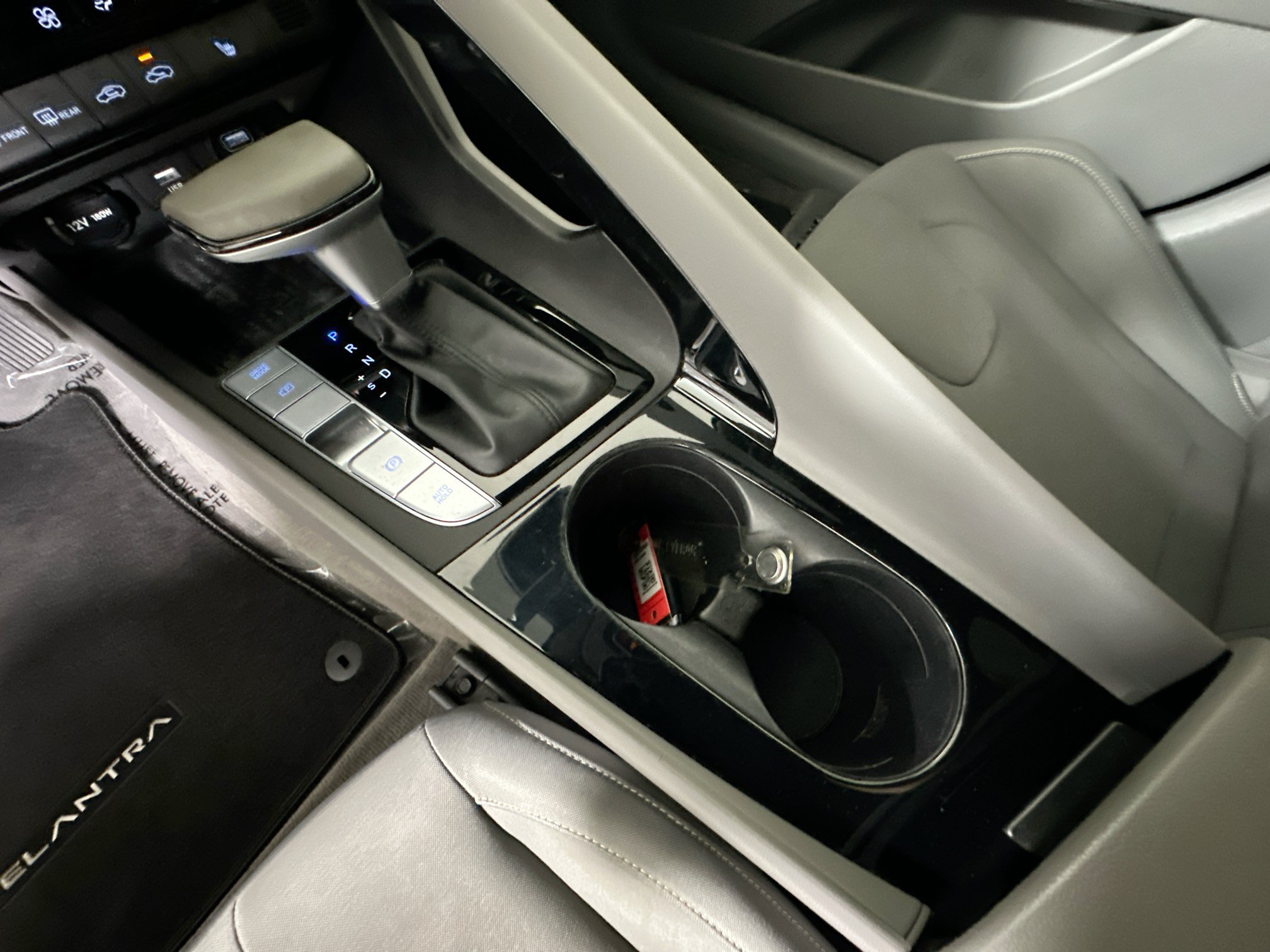 Used 2022 Hyundai Elantra SEL w/ Convenience + Premium Package FWD image 22